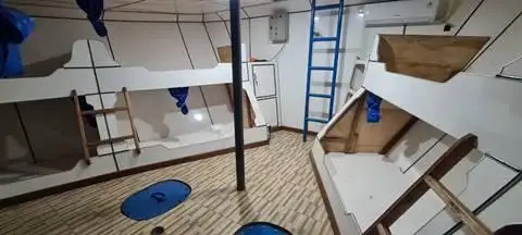 Tàu kéo để bán