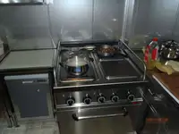Tàu kéo để bán