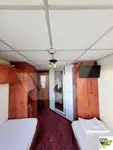 Tàu du lịch để bán