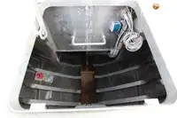 Tàu chở thủy thủ đoàn để bán