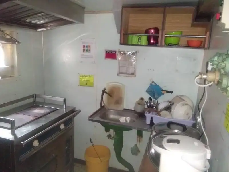 Tàu kéo để bán
