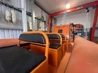 Tàu làm việc để bán