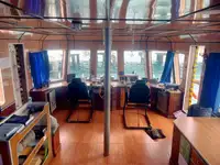 Tàu kéo để bán