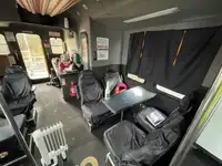 Tàu container để bán