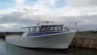 Tàu làm việc để bán