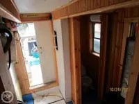 Tàu kéo lưới để bán