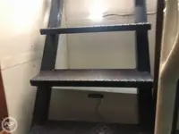Tàu cung cấp để bán