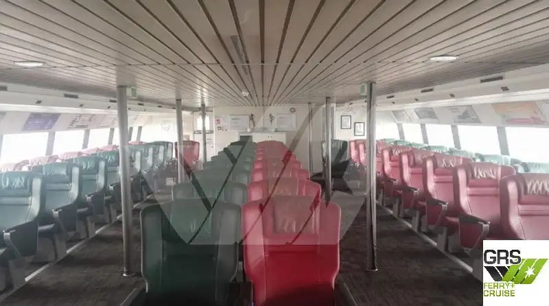 Tàu chở khách để bán