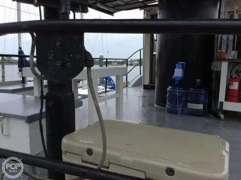 Tàu kéo để bán