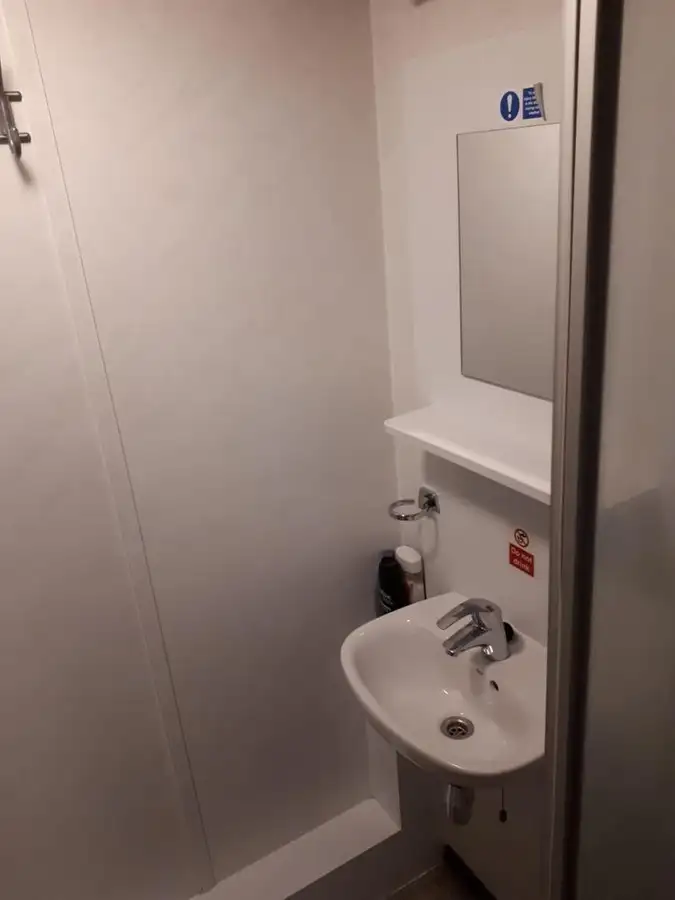 Tàu kéo để bán