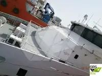 Tàu chở khách và hàng hóa để bán