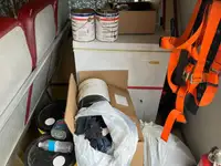 Tàu chở thủy thủ đoàn để bán