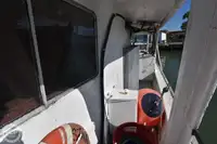 Tàu câu dài để bán