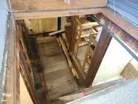 Tàu kéo lưới để bán