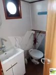 Tàu làm việc để bán