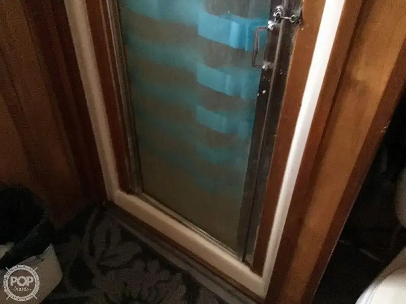 Tàu kéo lưới để bán