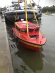 Tàu làm việc để bán
