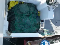 Tàu kéo lưới để bán