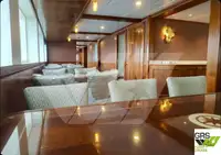 Tàu du lịch để bán