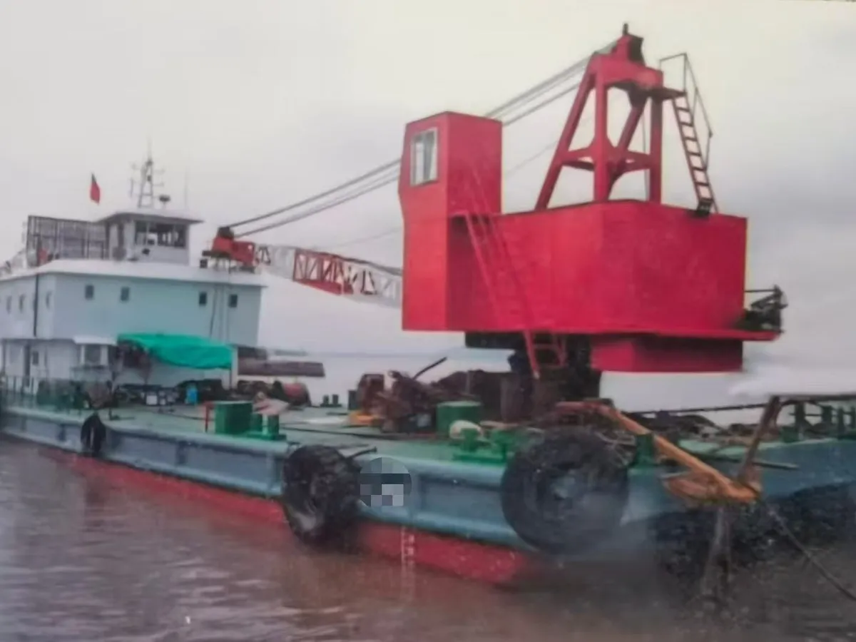 Tàu nạo vét để bán
