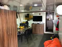 Tàu làm việc để bán