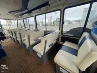 Tàu du lịch để bán