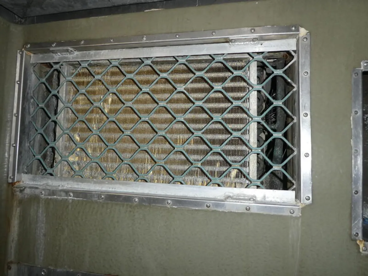 Tàu phà để bán