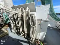 Tàu kéo lưới để bán