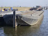 Sà lan để bán