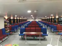 Tàu du lịch để bán