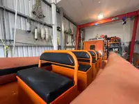 Tàu làm việc để bán