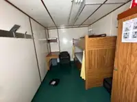 Tàu kéo để bán