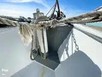 Tàu kéo lưới để bán