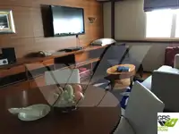Tàu du lịch để bán