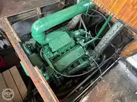 Tàu kéo lưới để bán