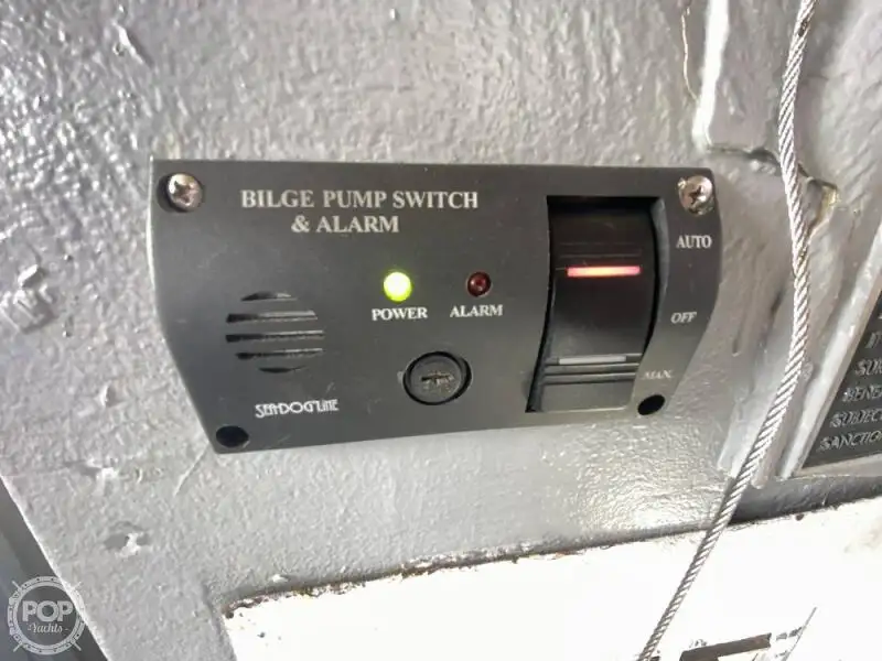 Tàu kéo lưới để bán