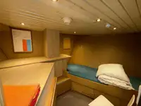 Tàu cung cấp để bán