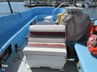 Tàu chở khách và hàng hóa để bán