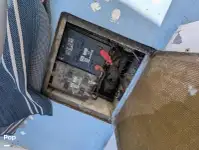Tàu chở khách và hàng hóa để bán