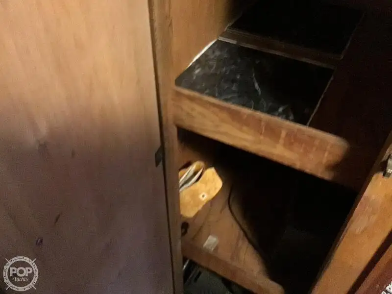 Tàu kéo lưới để bán