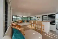 Tàu khảo sát để bán