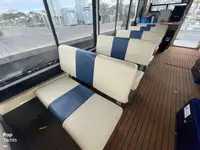 Tàu du lịch để bán