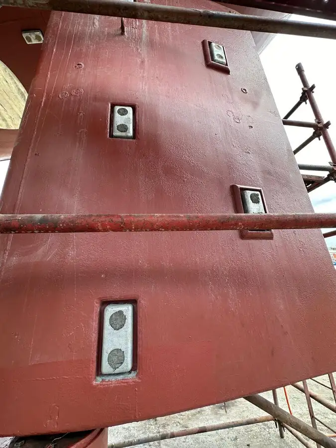 Tàu kéo lưới để bán