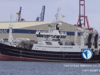 Tàu kéo lưới để bán