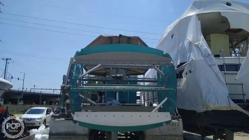 Tàu container để bán