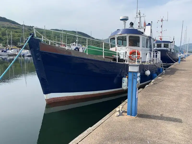 Tàu dẫn đường để bán