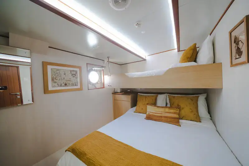 Tàu khảo sát để bán