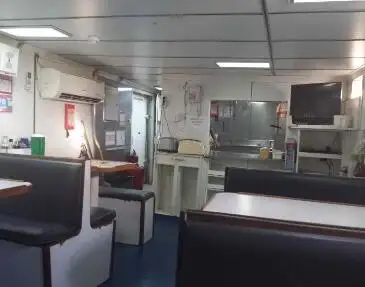 Tàu kéo để bán