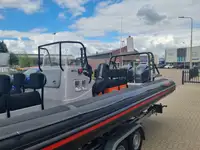 Tàu container để bán