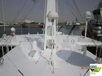 Tàu chở khách và hàng hóa để bán